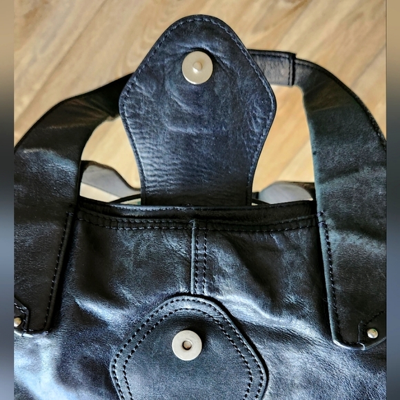#P2 Perlina Genuine Leather Black Shoulder Bag - Picture 7 of 15